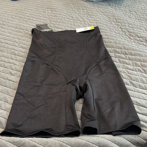 Maidenform shapewear, high waist, long short bottom, black, size M